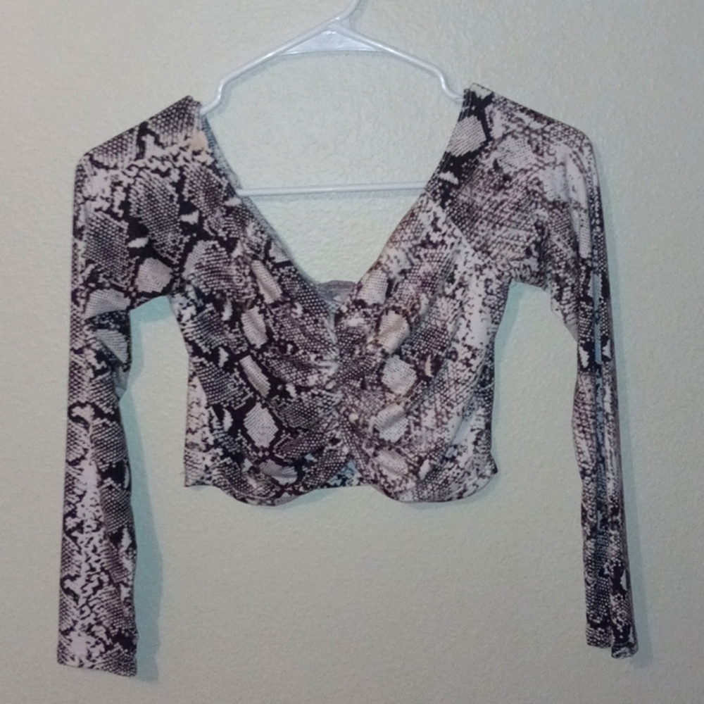 Snakeskin Printed Crop Top🐍